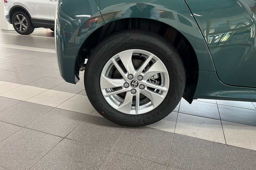 Vehicle Image 15
