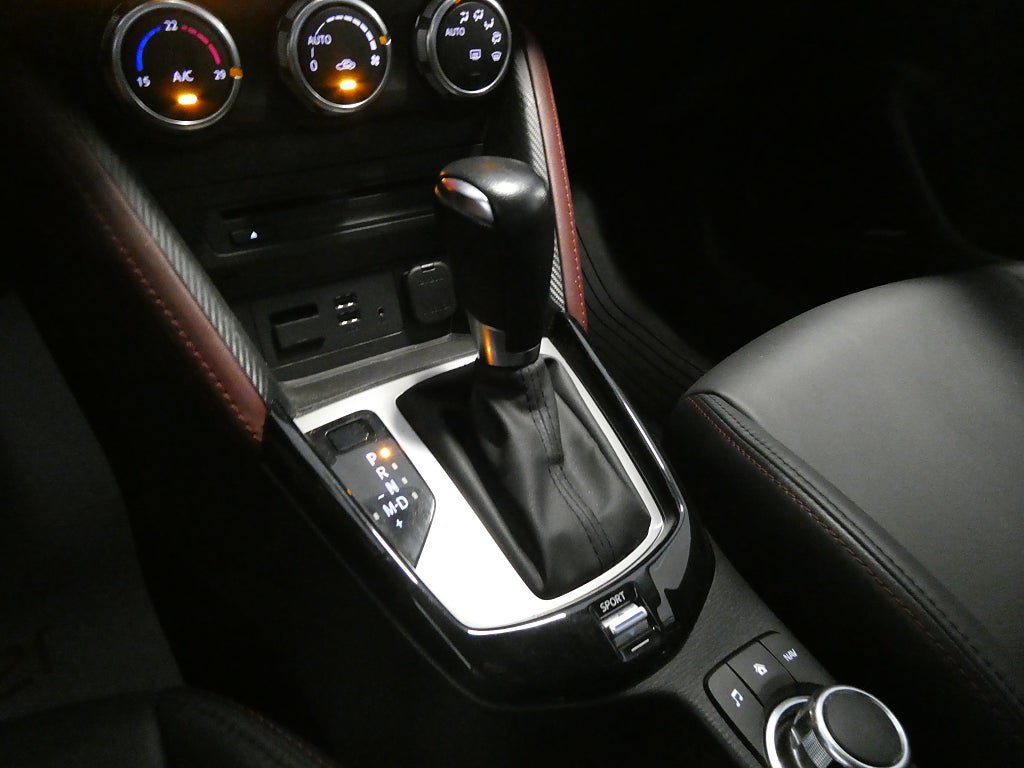 Vehicle Image 18