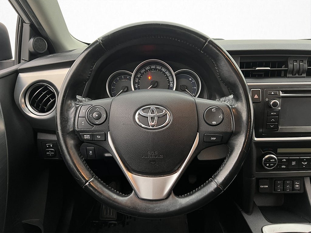 Vehicle Image 12
