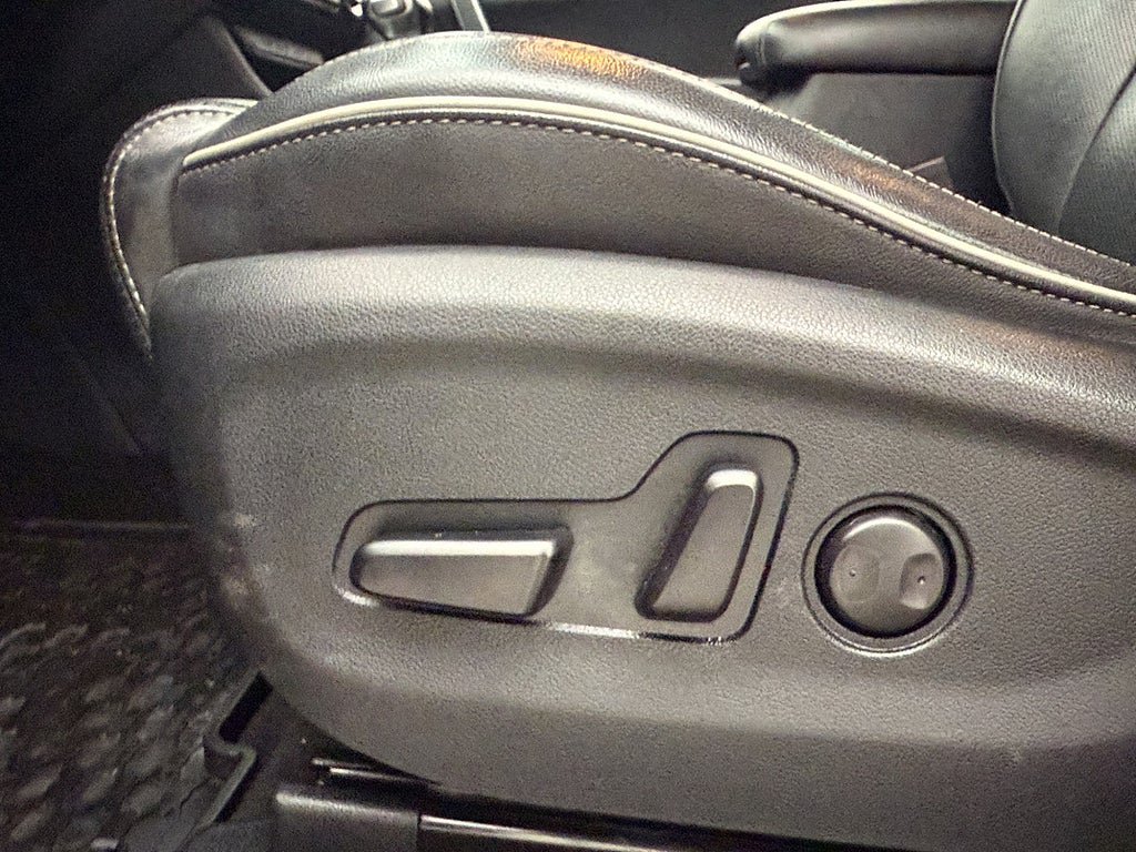 Vehicle Image 27