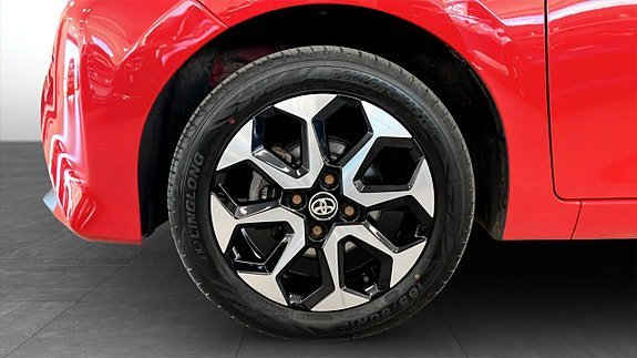 Vehicle Image 9