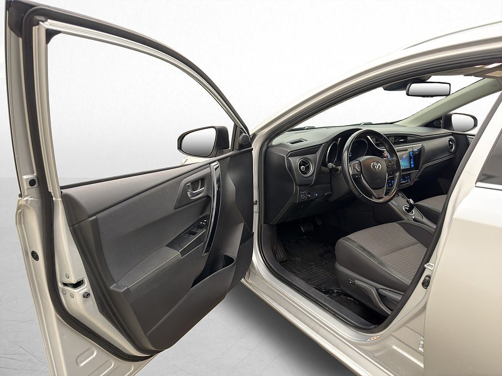 Vehicle Image 10