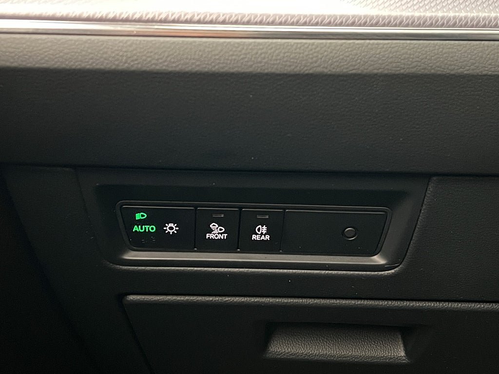 Vehicle Image 17