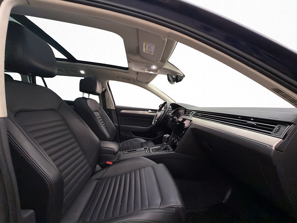 Vehicle Image 24