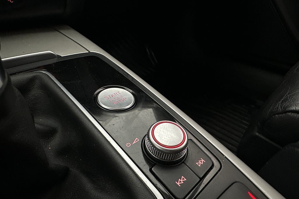 Vehicle Image 24