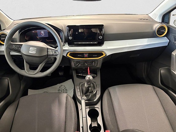 Vehicle Image 6