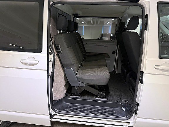 Vehicle Image 28
