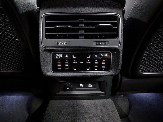 Vehicle Image 29