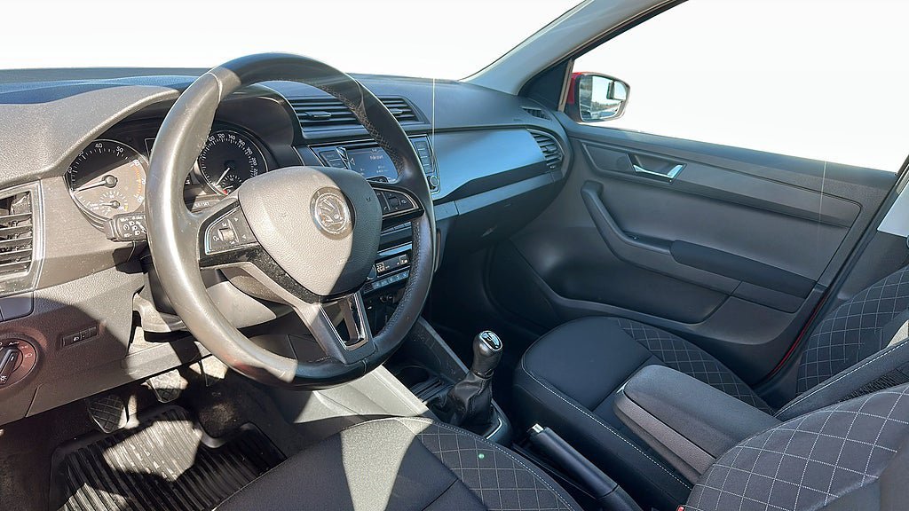 Vehicle Image 7
