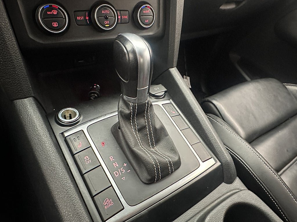 Vehicle Image 24