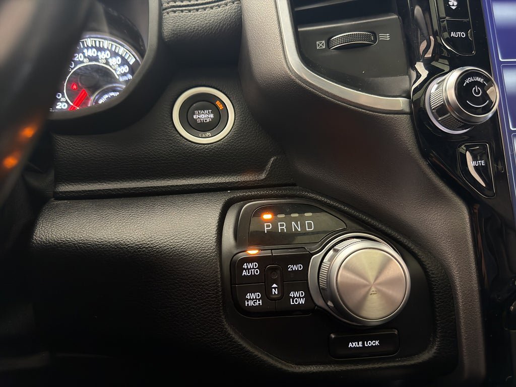 Vehicle Image 23