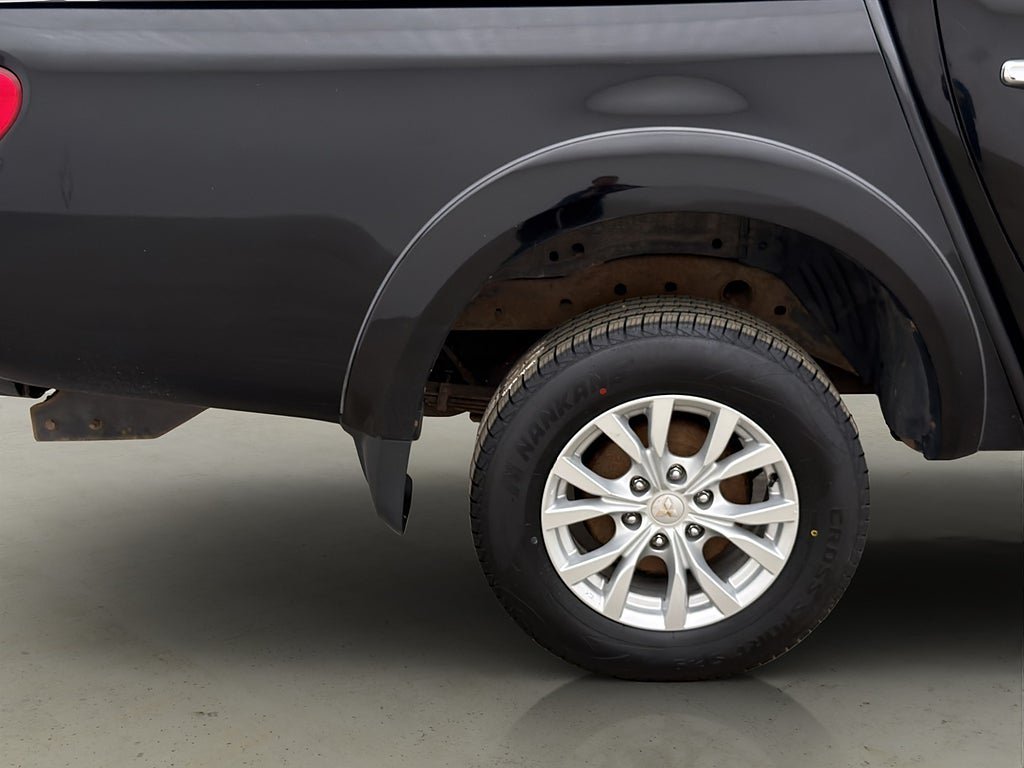 Vehicle Image 30
