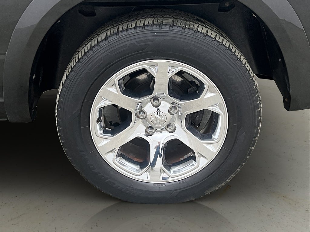 Vehicle Image 36