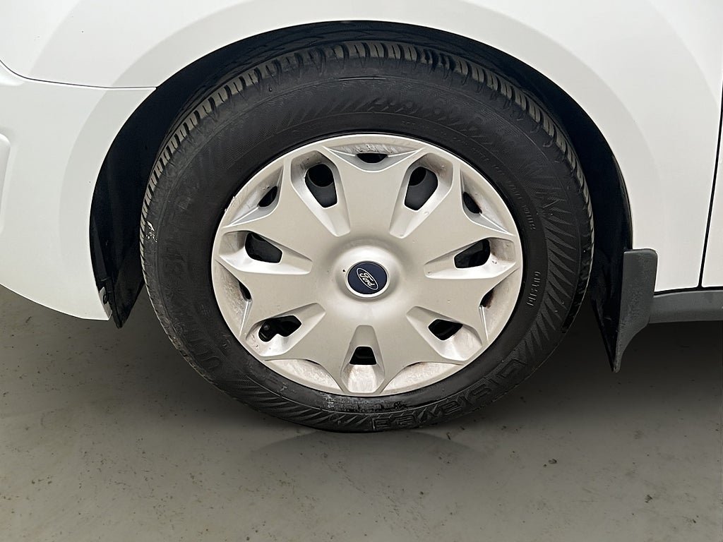 Vehicle Image 32