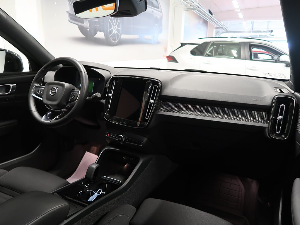 Vehicle Image 22