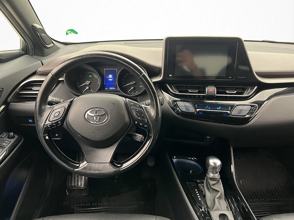 Vehicle Image 11