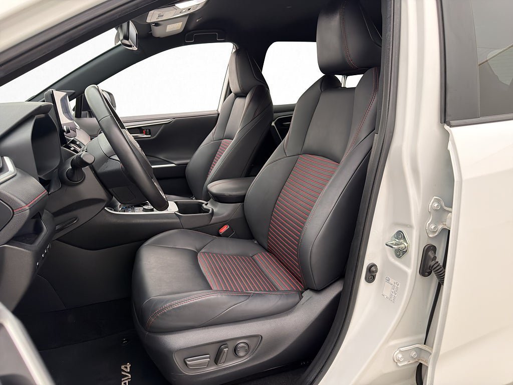 Vehicle Image 11