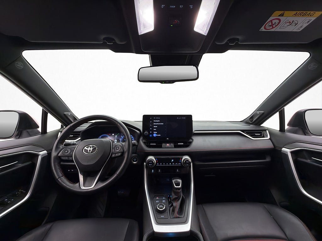 Vehicle Image 12
