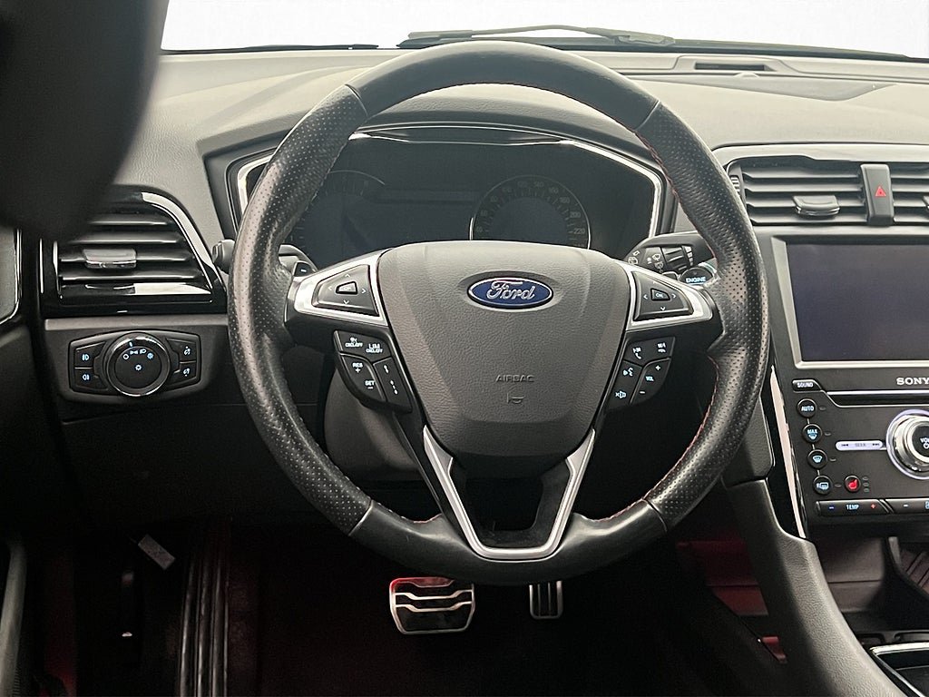 Vehicle Image 13