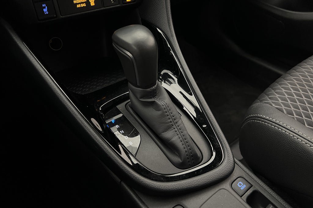 Vehicle Image 21