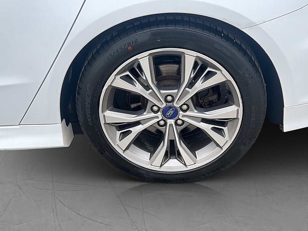 Vehicle Image 30