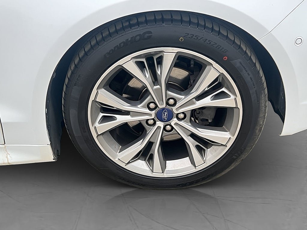 Vehicle Image 32