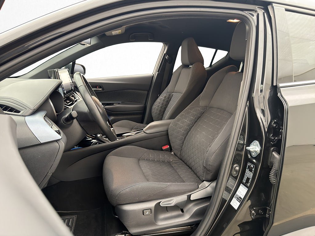 Vehicle Image 11