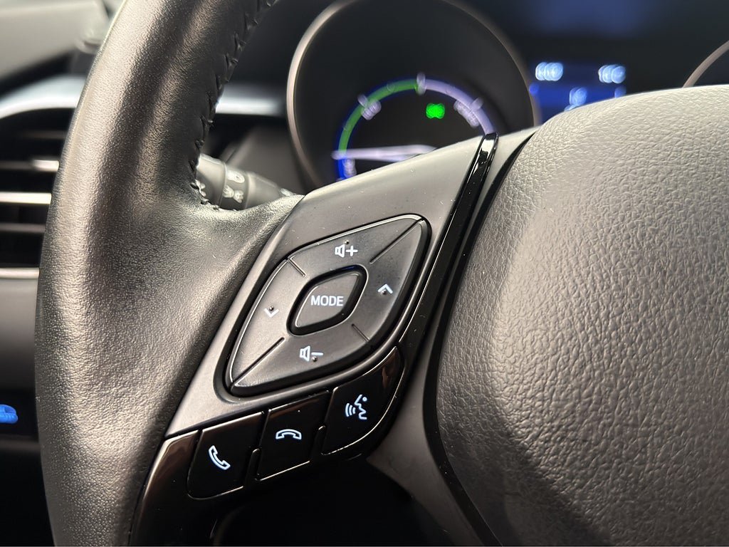 Vehicle Image 22