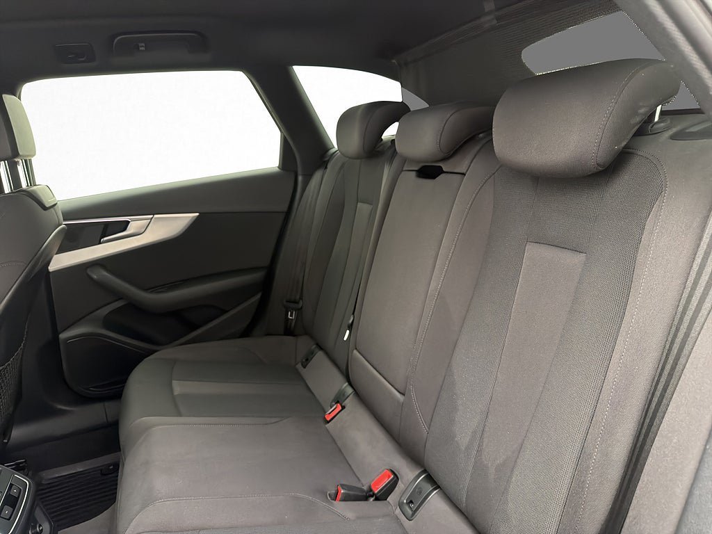 Vehicle Image 30