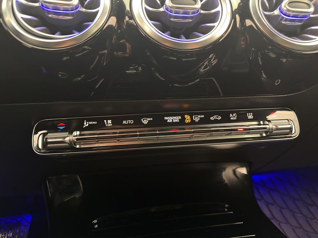 Vehicle Image 28