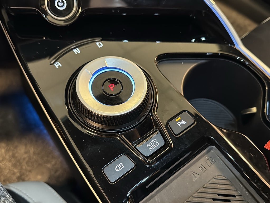 Vehicle Image 16