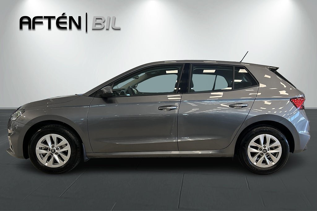 Vehicle Image 6