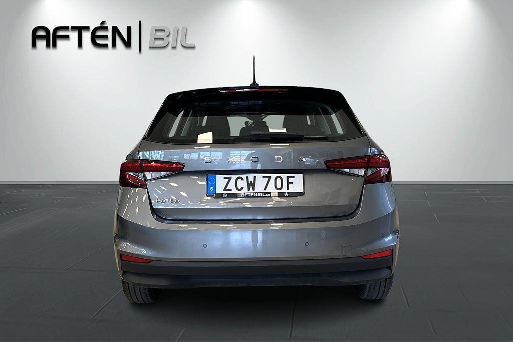 Vehicle Image 9