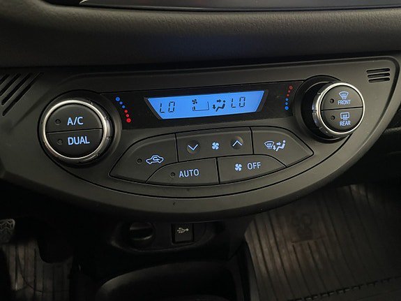 Vehicle Image 23