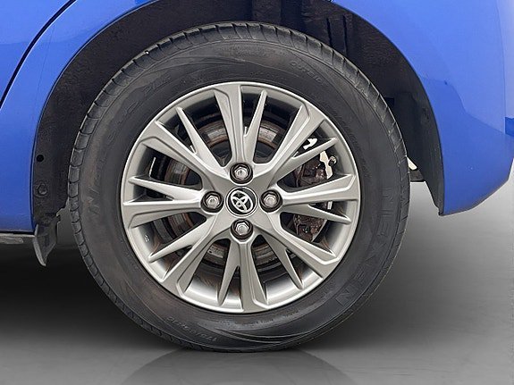 Vehicle Image 30