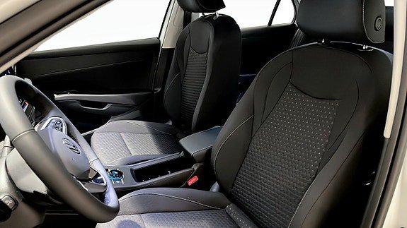 Vehicle Image 8