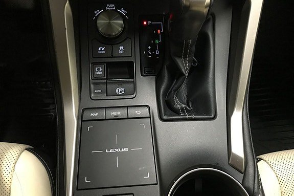 Vehicle Image 24
