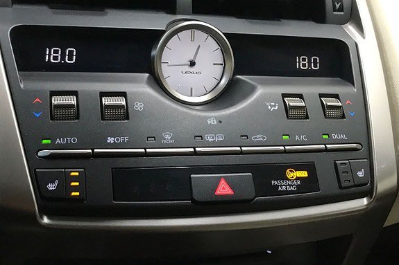Vehicle Image 26