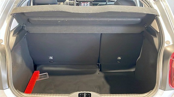 Vehicle Image 17