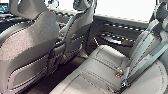 Vehicle Image 13