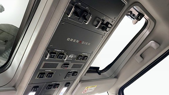 Vehicle Image 12