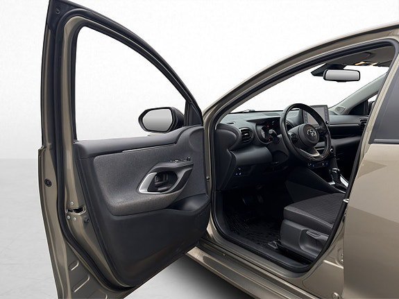 Vehicle Image 11