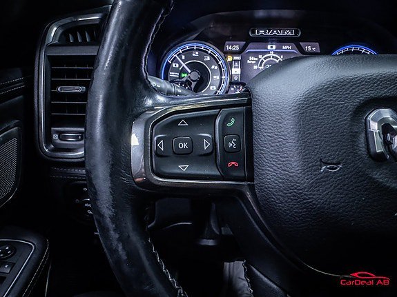 Vehicle Image 23