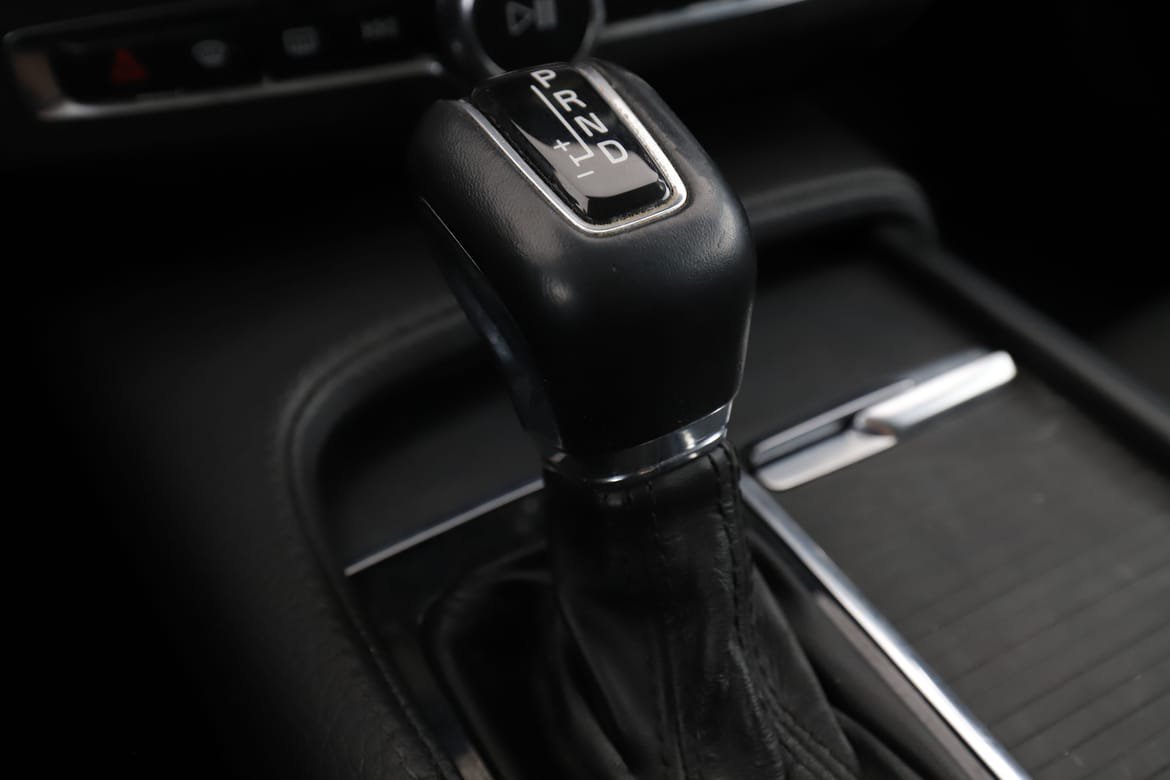 Vehicle Image 25