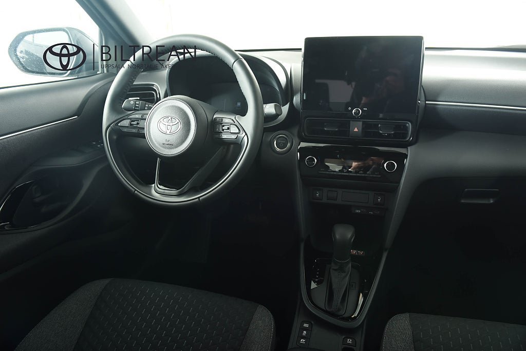 Vehicle Image 9