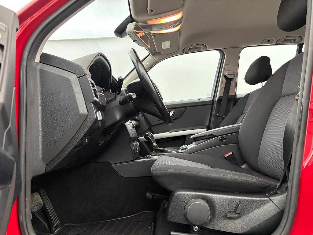 Vehicle Image 12
