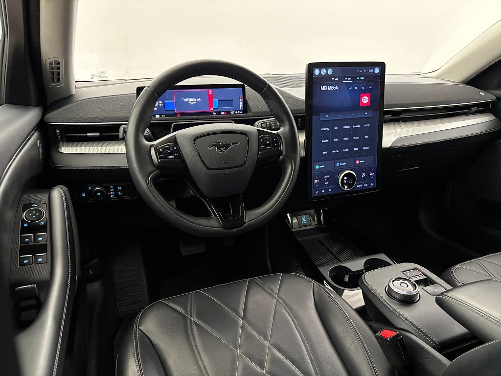 Vehicle Image 21