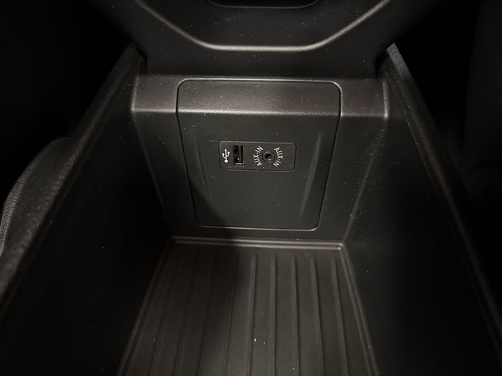 Vehicle Image 24
