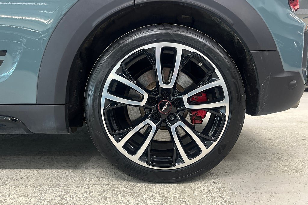 Vehicle Image 17