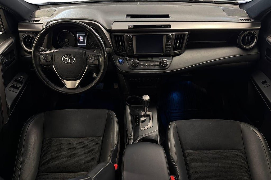 Vehicle Image 10